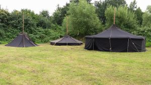 Die Großzeltwiese mit Zelten